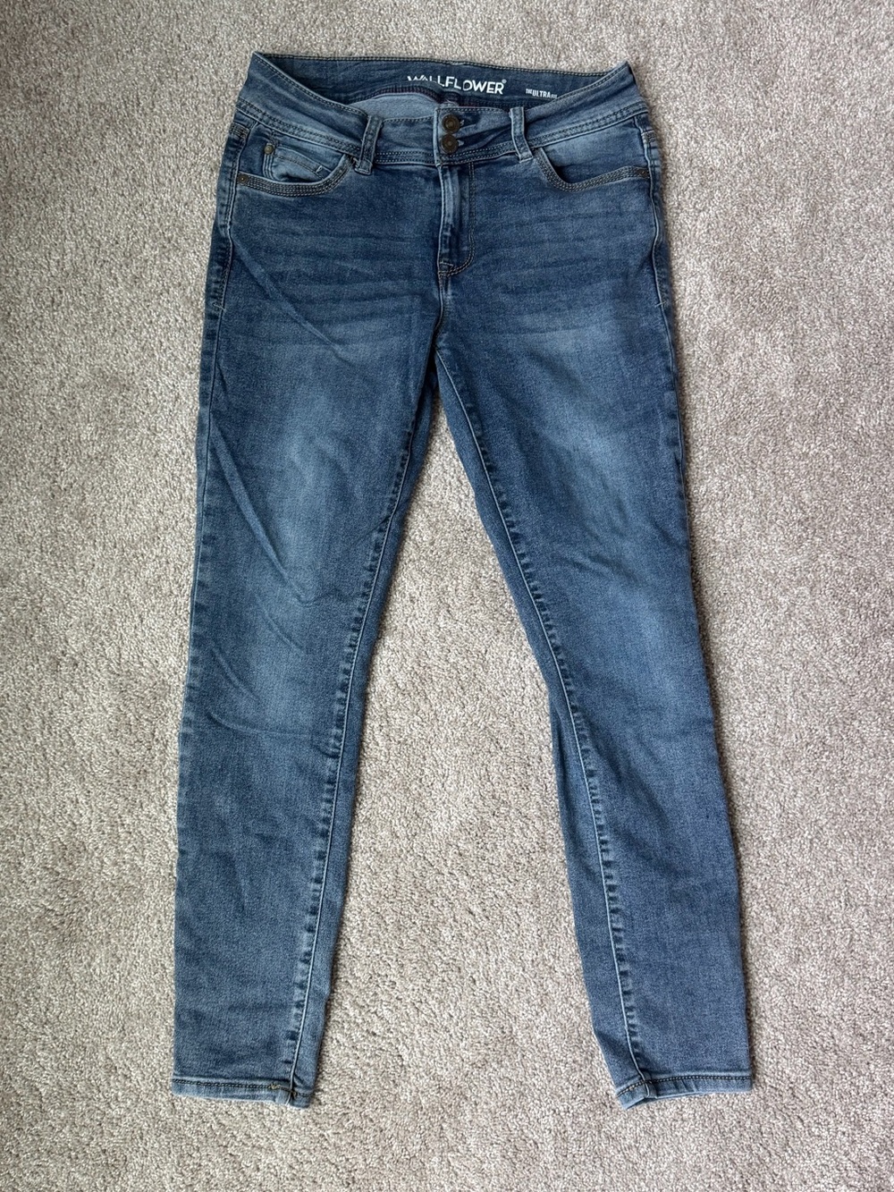 Wallflower Women's Indigo Stretch Skinny Jeans